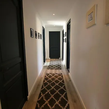 Maison Saint-michel-chef-chef, 7 Pieces, 10 Personnes - Fr-1-364-99 Ferienhaus *